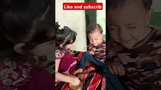 Masoom bacchi ko khila rahi hun mainlikeandsubscribe 😁😁😁😃 [upl. by Walter]