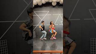 Aa re pritam pyare dance Vicky and Aakanksha aarepritampyare easydancesteps [upl. by Nnaillek]