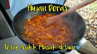 Innova Campervan  Masak saat hujan deras tetap asiik masak banyak menu campervan masakmasak [upl. by Adnorrehs]