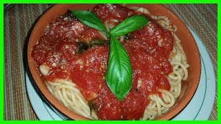 Spaghetti pomodoro e basilico  Le ricette di Zio Roberto [upl. by Nahtiek117]