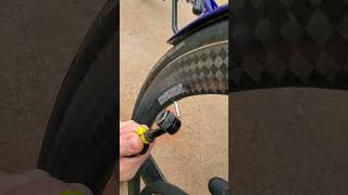 Air Up a Presta Valve Tire [upl. by Zamora]