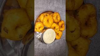 instant crispy medu vada recipe😋 crispy uddina vada recipe at home shorts vada youtubeshorts [upl. by Aicinat420]