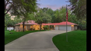 Lake Conroe Lake House Tour  15188 Paradise View Dr [upl. by Trip]