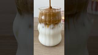 Café de miel batida ☕️🍯🤎 asmr cafe coffe honey [upl. by Nahtanaj]