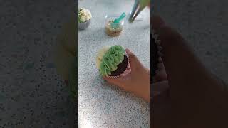 Cupcake Piping Technique Tutorial Buttercream Decorating techniques and Ideas Flowers Roseviral [upl. by Tiossem241]