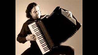 F Couperin  Les barricades mystérieuses played by Roberto Caberlotto accordion [upl. by Joanne]