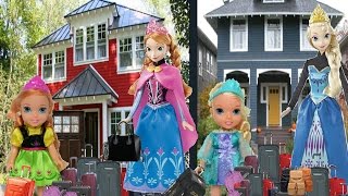 Anna and Elsa Toddlers Move To A New House Part 1 Elsya amp Annya are Moving House Packing Toys [upl. by Vallie]