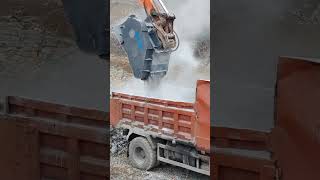 2030 ton excavator jaw crusher and hammer crusher Excavator crusher bucket [upl. by Nylatsyrc]