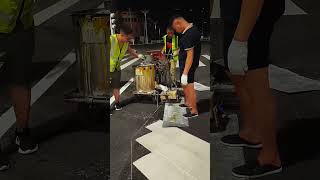 Road hot melt marking process Good tools and machinery make work easy [upl. by Crystal]