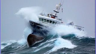 SHIPS IN STORM COMPILATION MONSTER WAVES [upl. by Shue]