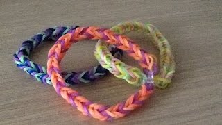 CarolNÁVOD NA NÁRAMEK fishtail Z GUMIČEK LOOM BANDS [upl. by Bayly607]