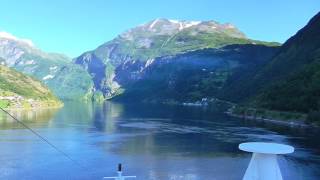 Kreuzfahrt zum Nordkap 5 mit Mein Schiff 1 Geirangerfjord schönster Fjord der Welt [upl. by Dene845]