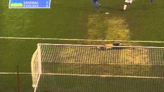 Van Bronckhorst Goal  Arsenal vs Chelsea [upl. by Anivek]