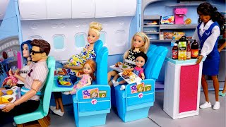 Familia Barbie amp Ken Rutina de Viaje en Avion [upl. by Kirschner]