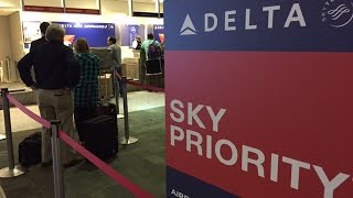 Computer glitch grounding Delta Airlines flights worldwide [upl. by Ellon]