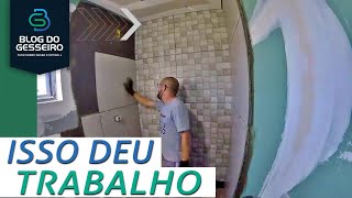 ASSENTANDO PORCELANATO na PAREDE de DRYWALL BANHEIRO da CASA CONTAINER [upl. by Arelus]