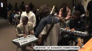 Dywane Thomas Jr PolyNeon MonoNeon  COGIC 2007 Vibe Out pt 2 [upl. by Waterman]