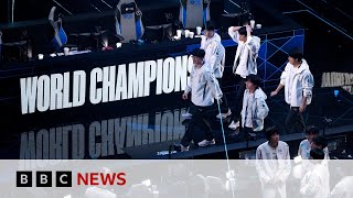 Koreas T1 beats China to win esportss League of Legends World Championships  BBC News [upl. by Tada]