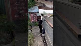 Ghe gỗ qua CốngBoat running through the dam [upl. by Fonville689]