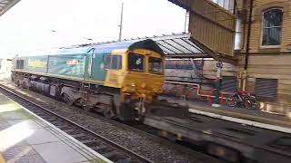 4S49 Daventry FL to Grangemouth FLT 66534 passing through Preston platform 3 with container train [upl. by Dall]