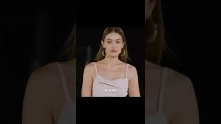 Her Iconic Hair Flip🔥 foryou supermodel fashion gigihadid [upl. by Zelten]