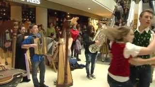 Aufghorcht in Innsbruck  Flashmob Kaufhaus Tyrol [upl. by Hoy]