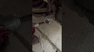 Installing new sway bar link 14 explorer sport 35 eb suspension swaybar links mechaniclife [upl. by Sewoll]