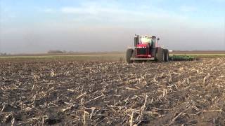 Versatile 450 working ground in Iowa Spring 2014 [upl. by Niltak]