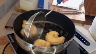 Le zeppole  Ricetta e preparazione [upl. by Dnomde]