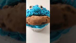 🧁Cookie Monster cupcake baking stopmotion [upl. by Lamok584]