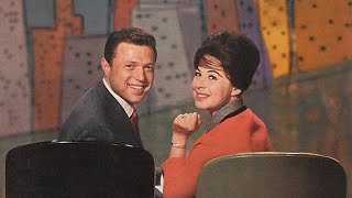 Steve Lawrence amp Eydie Gorme quotThat Holiday Feelingquot [upl. by Spracklen528]