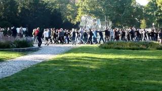 Stuttgart Mittlerer Schlossgarten  200 Polizisten gegen 1 Zelt [upl. by Atikat401]