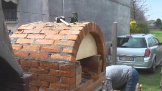 Forno a legna artigianale [upl. by Lederer]