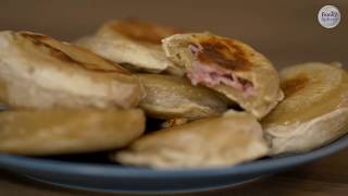 Recette facile pour enfants  les naans jambonfromage [upl. by Ahsitnauq661]