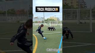 Tarik Freekick football short Tutorial footballskils footballtricks scrfootballer7 messiskills [upl. by Ainit376]