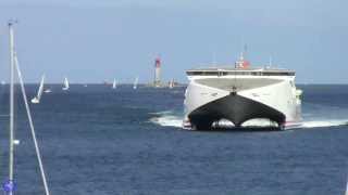 Condor Ferries  Condor Rapide Arrivée à Saint Malo [upl. by Yeslehc]