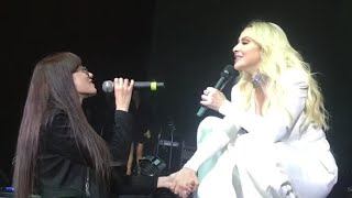 Hadise Azərbaycandakı konseri fanı ile super ifa Emine kucuk bir yol trend küçükbiryol baki [upl. by Eidac]