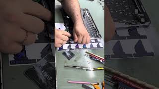 Como remover a bateria do MacBook Pro A2159 How to remove battery MacBook Pro A2159 [upl. by Darren380]