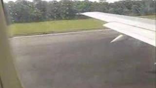 Garuda Indonesia B734 landing at Pekanbaru Airport [upl. by Eudoca]