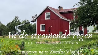 Cleaning the roof of old Swedish House  Swedish Lifestyle Vlog 42  Maeryêla [upl. by Notsew]