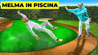 SCHERZO BUTTO ALVEYAC nella PISCINA piena di MELMA della STREAM HOUSE 30 [upl. by Beard620]