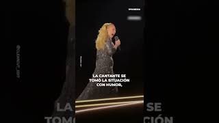 Adele revela más de la cuenta shorts [upl. by Icul]