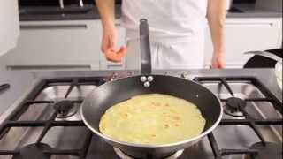 Pannenkoeken bakken – recept – Allerhande [upl. by Innor]