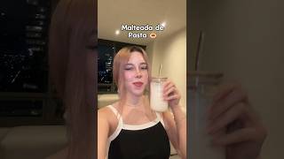 Mi roomie prueba la chicha venezolana 🫣 viralvideo friends food [upl. by Bluhm]