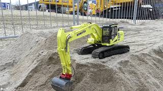 Komatsu PC 290 swinging sand at Bauma 2019 FUMOTEC [upl. by Nojram]