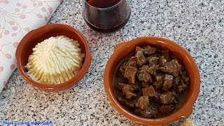 Beef Stew in Mavrodaphni Wine Sauce  Μοσχάρι στη κατσαρόλα με σάλτσα από κρασί Μαυροδάφνη [upl. by Anaoj]