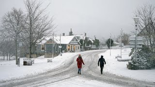 Storm Arwen brings first snowfall and strong winds to Braemar in the Cairngorms Scotland 26 Nov 21 [upl. by Averill436]