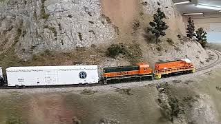 SJVR GP15 amp BNSF CF7 LOCOMOTIVE MANIFEST FREIGHT TRAIN [upl. by Niawat612]