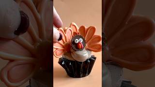 Turkey cupcakes with peacock flair turkeycupcakes thanksgiving holidaybaking cakedecorating [upl. by Harriot]