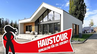 Bungalow Haustour Vision für die Zukunft und moderner Luxus  Elk Fertighaus  Hausbau Helden [upl. by Deegan]